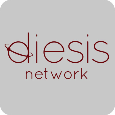 Logo-ul Diesis Network cu litere stilizate și un accent circular roșu în jurul literei ‘d’ pe un fundal gri deschis.