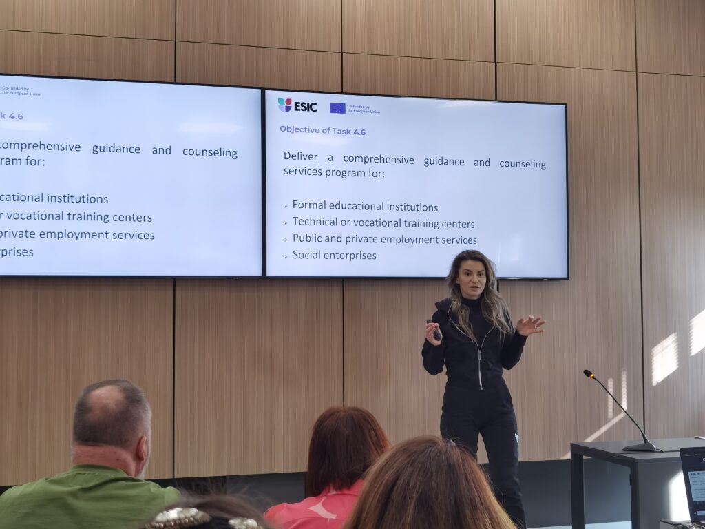 Elena Sobieski, manager proiect