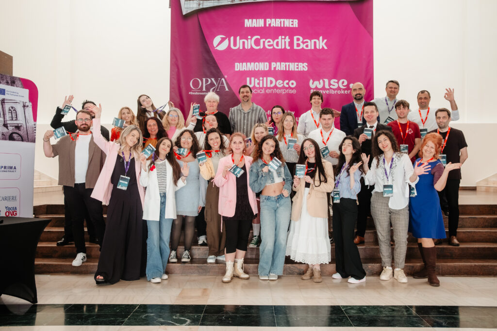 Participanții la Hackathonul DIGIT-ABLE, reuniți pentru o fotografie de grup la Iași.